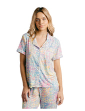 Cargar imagen en el visor de la galería, ANIMAL PRINT PANTALON MANGA CORTA
